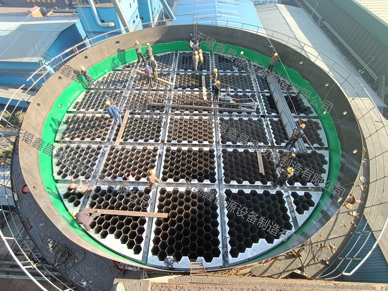 浙江濕電除塵器安裝現(xiàn)場.jpg